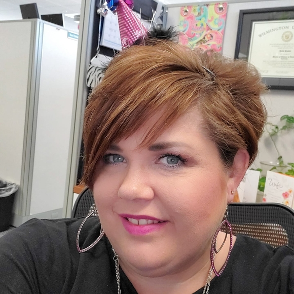 Meet your Posher, Heidi - Picture 1 of 1